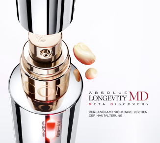 Model s produkty péče LANCÔME